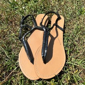 BAMBOO BLACK THONG ZIPPER SANDALS